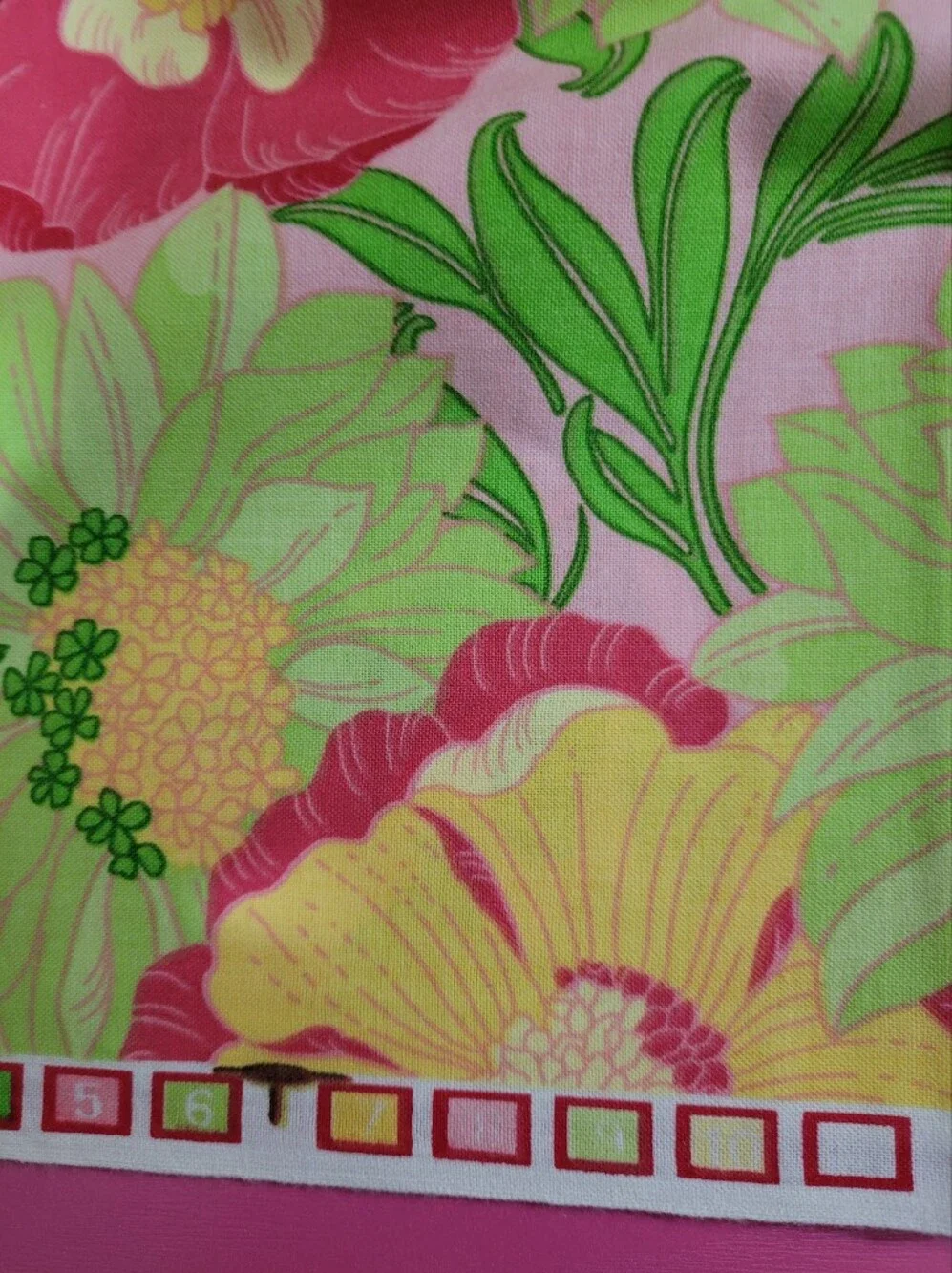 VIP By Cranston Vibrant Floral Sewing Fabric (1523)
